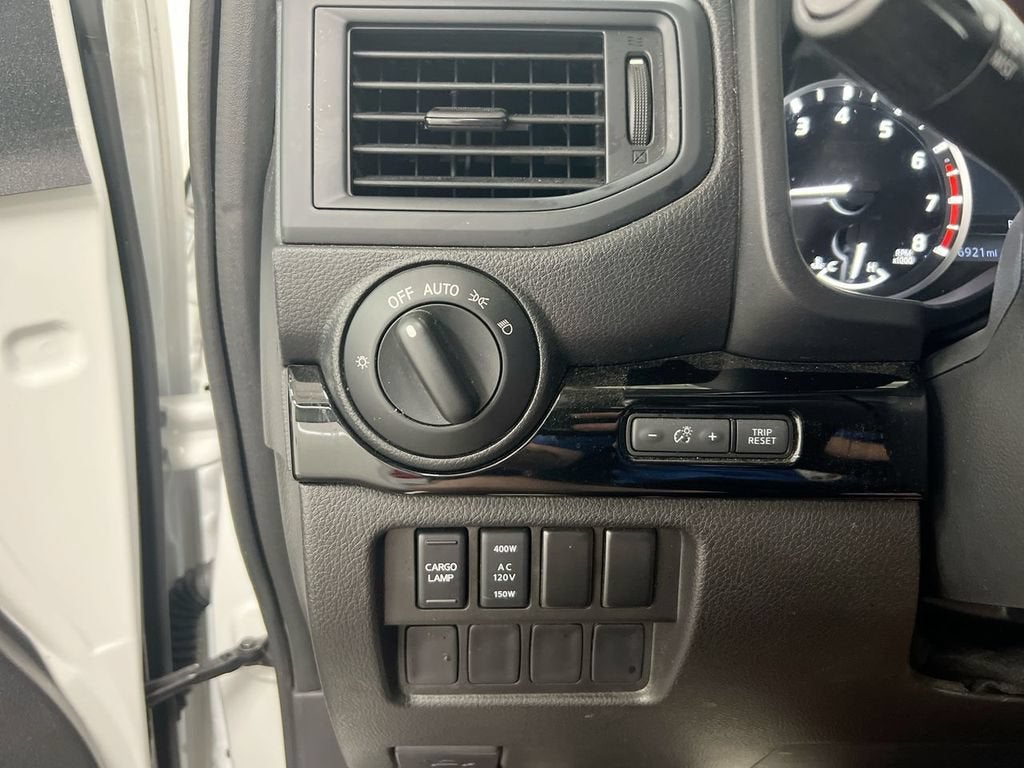 2024 Nissan Titan SV