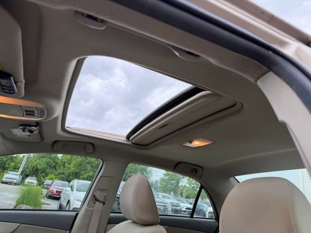 2009 Toyota Corolla 4dr Sdn Man (Natl)
