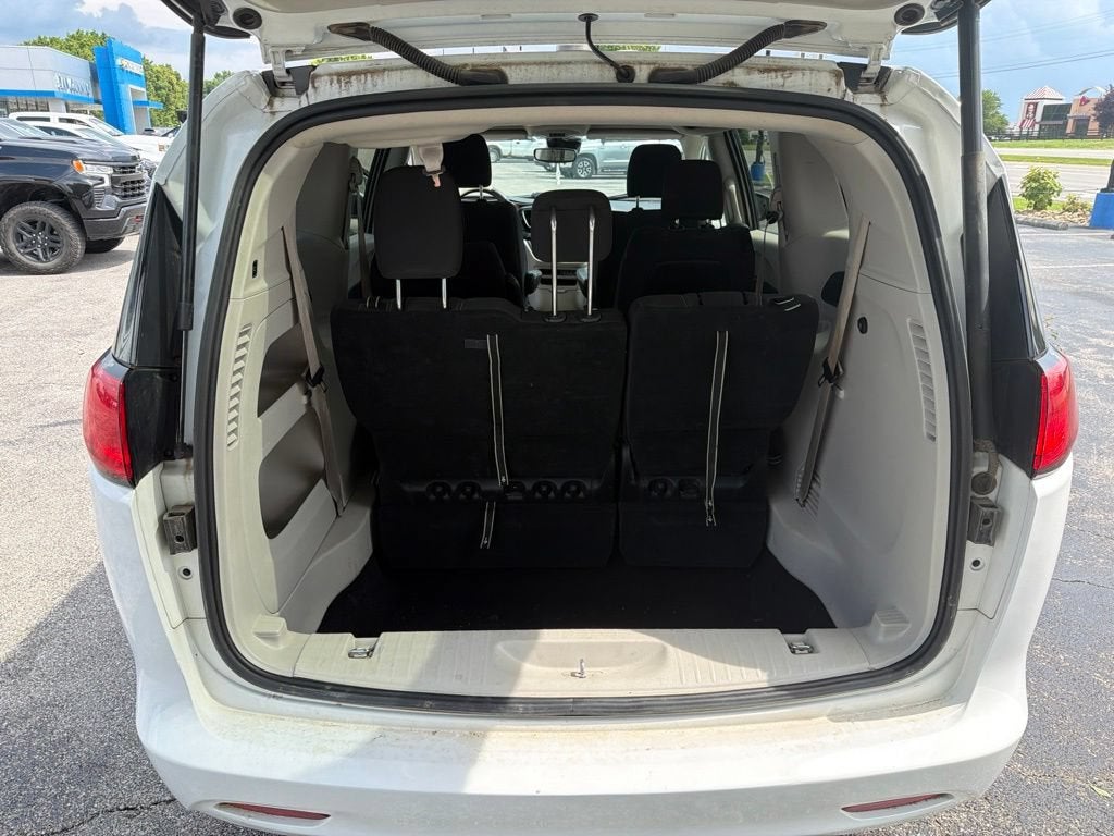 2023 Chrysler Voyager LX