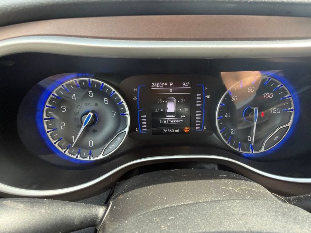 2023 Chrysler Voyager LX
