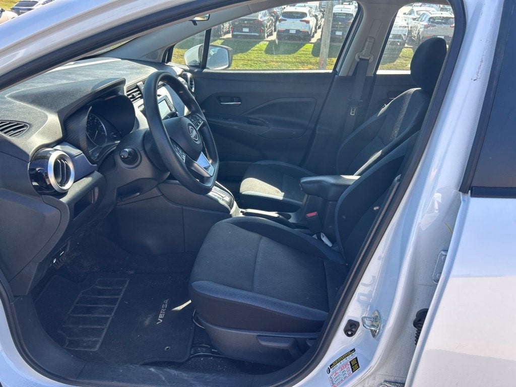 2023 Nissan Versa SV