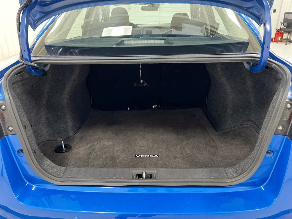 2024 Nissan Versa SR