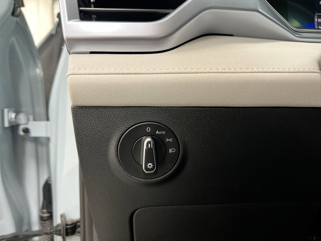 2025 Volkswagen Taos SE
