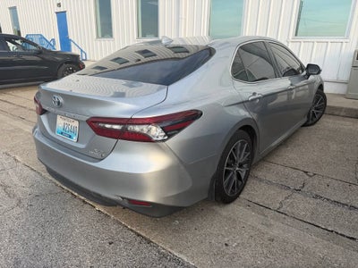 2021 Toyota Camry Hybrid XLE