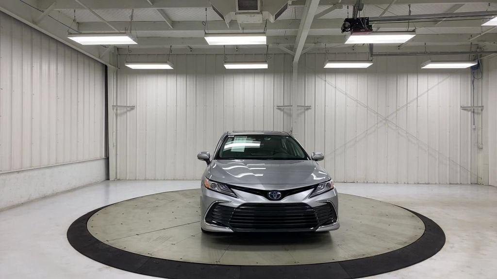 2021 Toyota Camry Hybrid XLE
