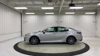 2021 Toyota Camry Hybrid XLE