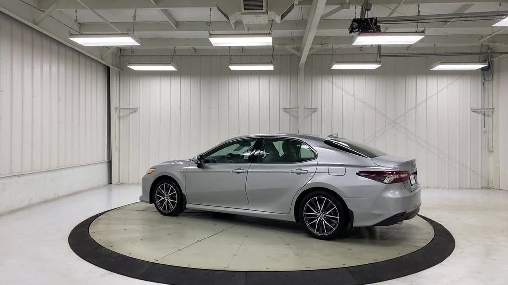 2021 Toyota Camry Hybrid XLE