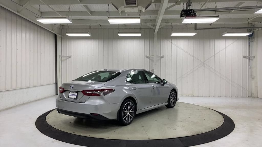 2021 Toyota Camry Hybrid XLE