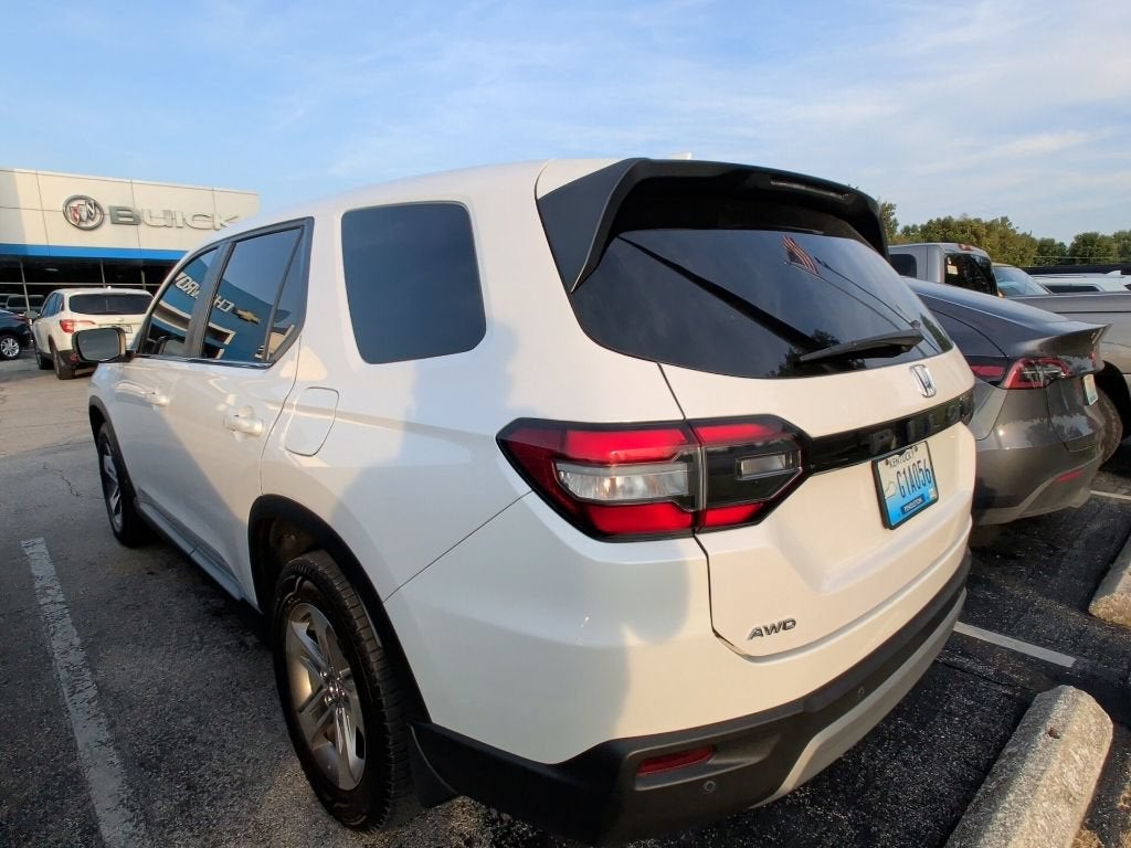 2023 Honda Pilot EX-L 8 Passenger