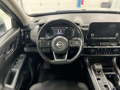 2023 Nissan Pathfinder SV