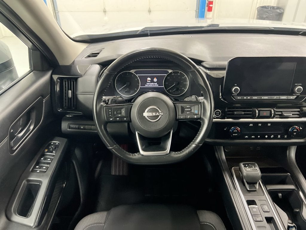 2023 Nissan Pathfinder SV