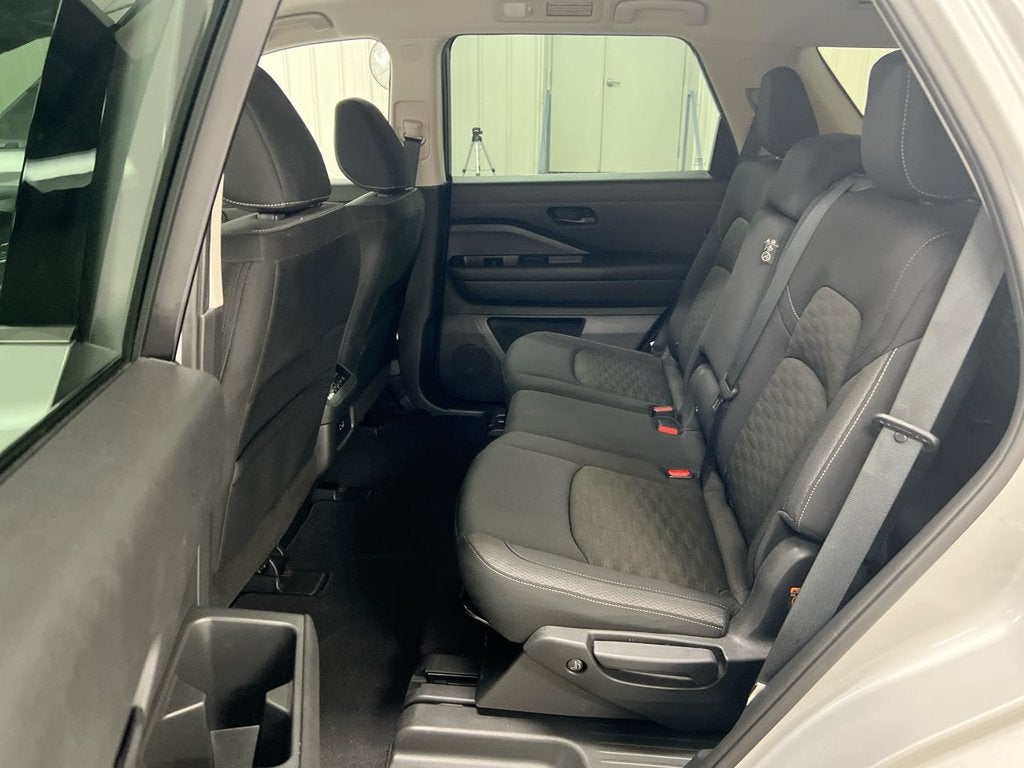 2023 Nissan Pathfinder SV