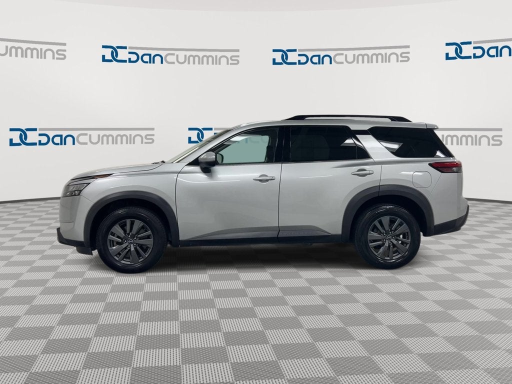 2023 Nissan Pathfinder SV