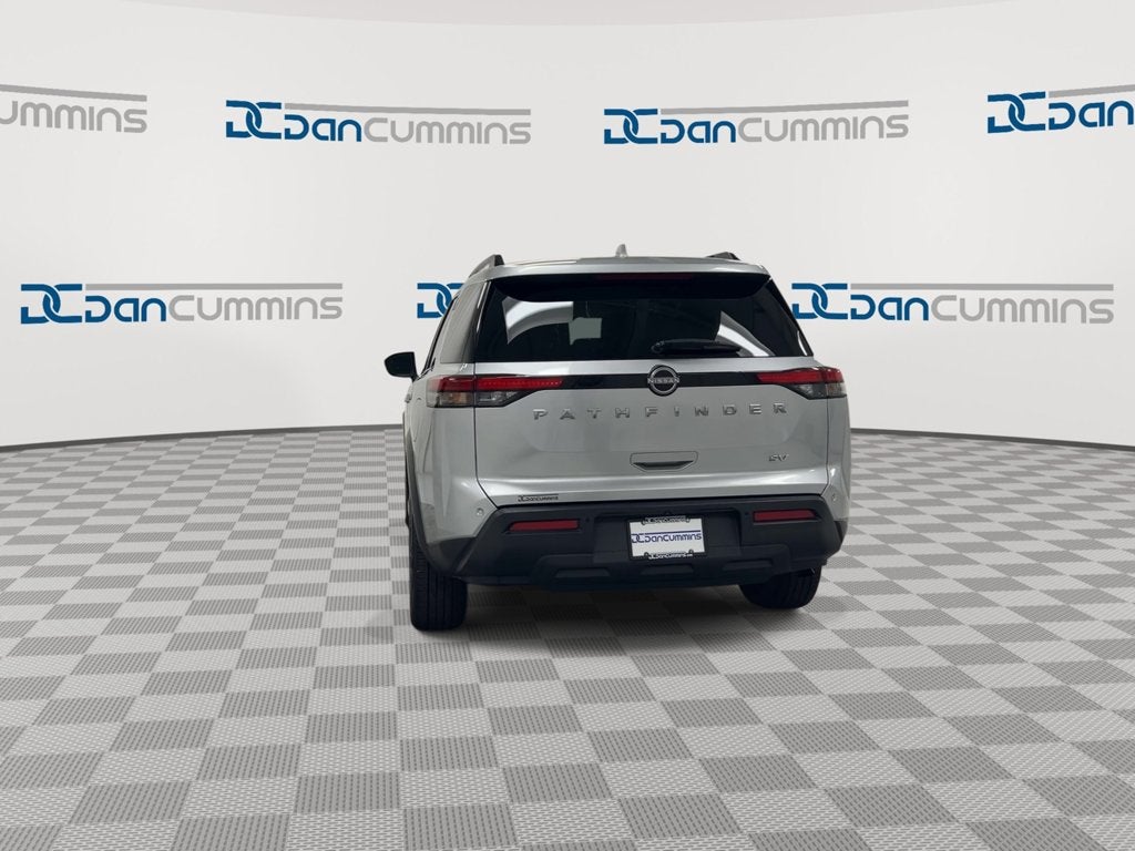 2023 Nissan Pathfinder SV