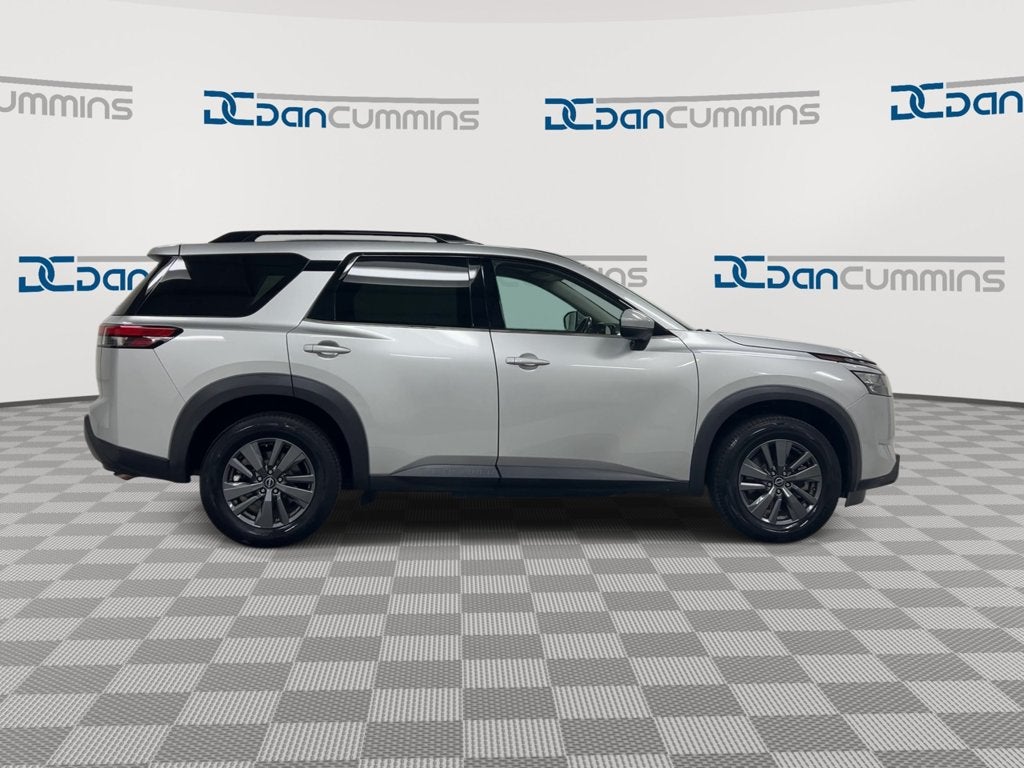 2023 Nissan Pathfinder SV