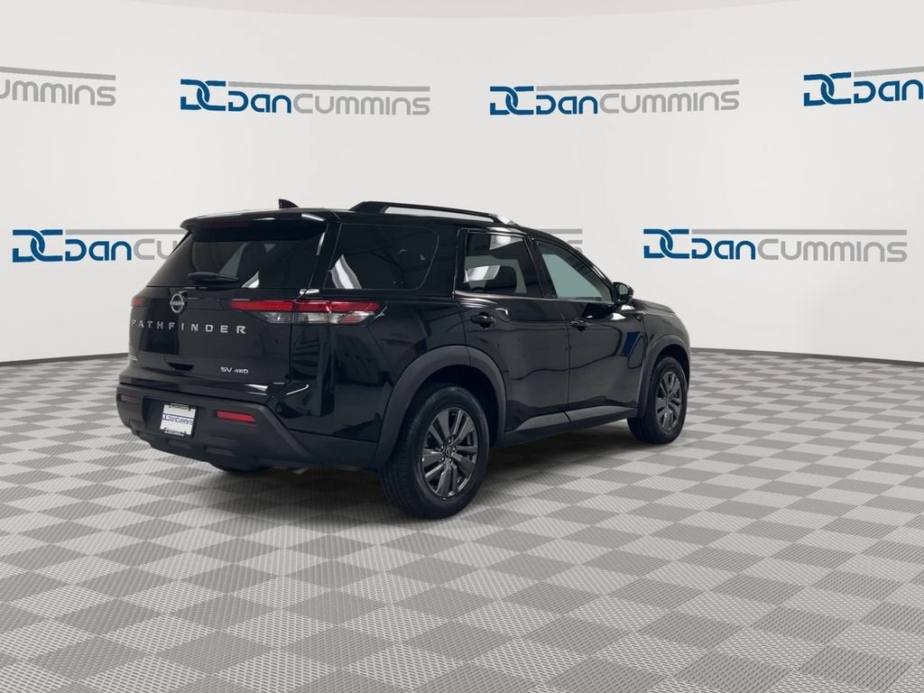 2024 Nissan Pathfinder SV
