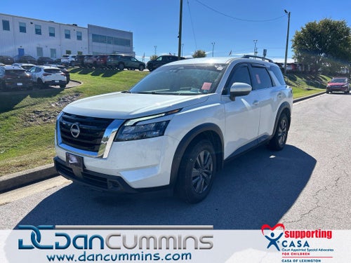 2024 Nissan Pathfinder SV
