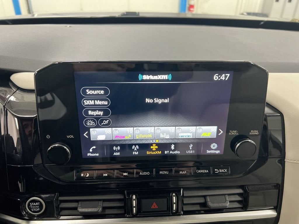 2023 Nissan Pathfinder SL