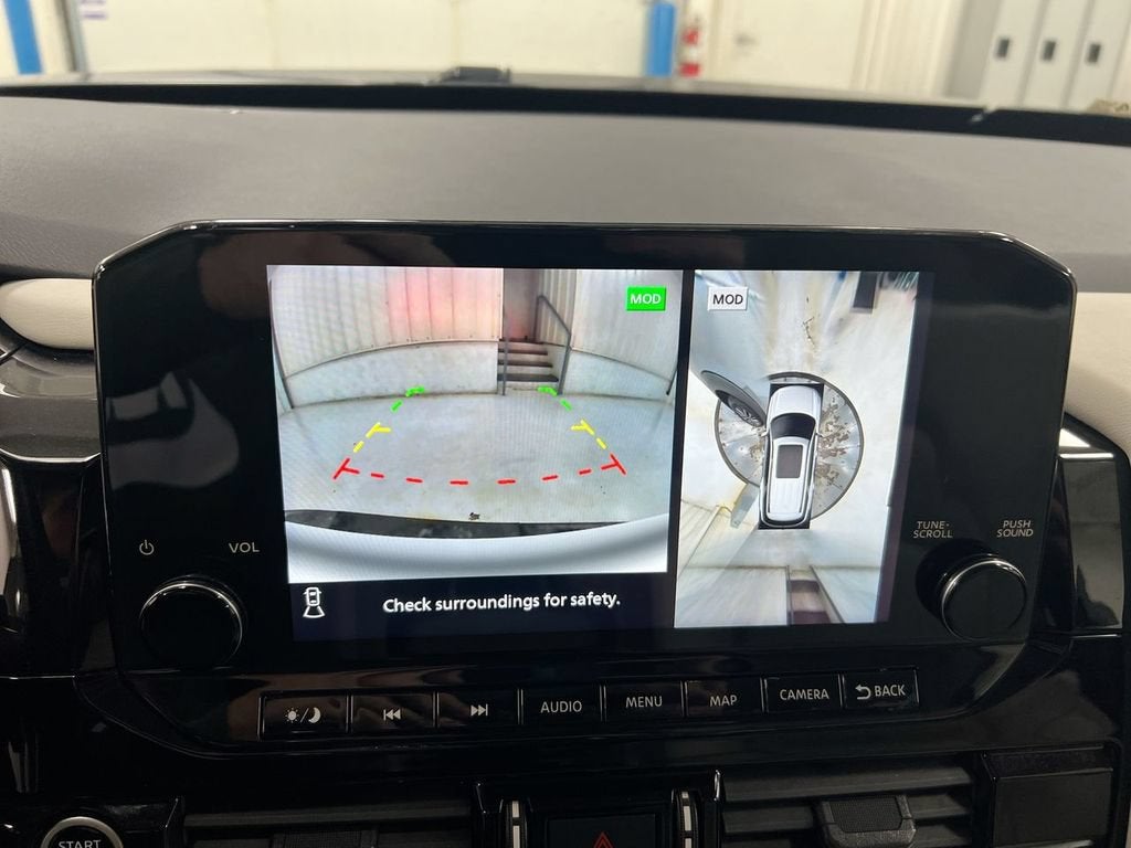 2023 Nissan Pathfinder SL