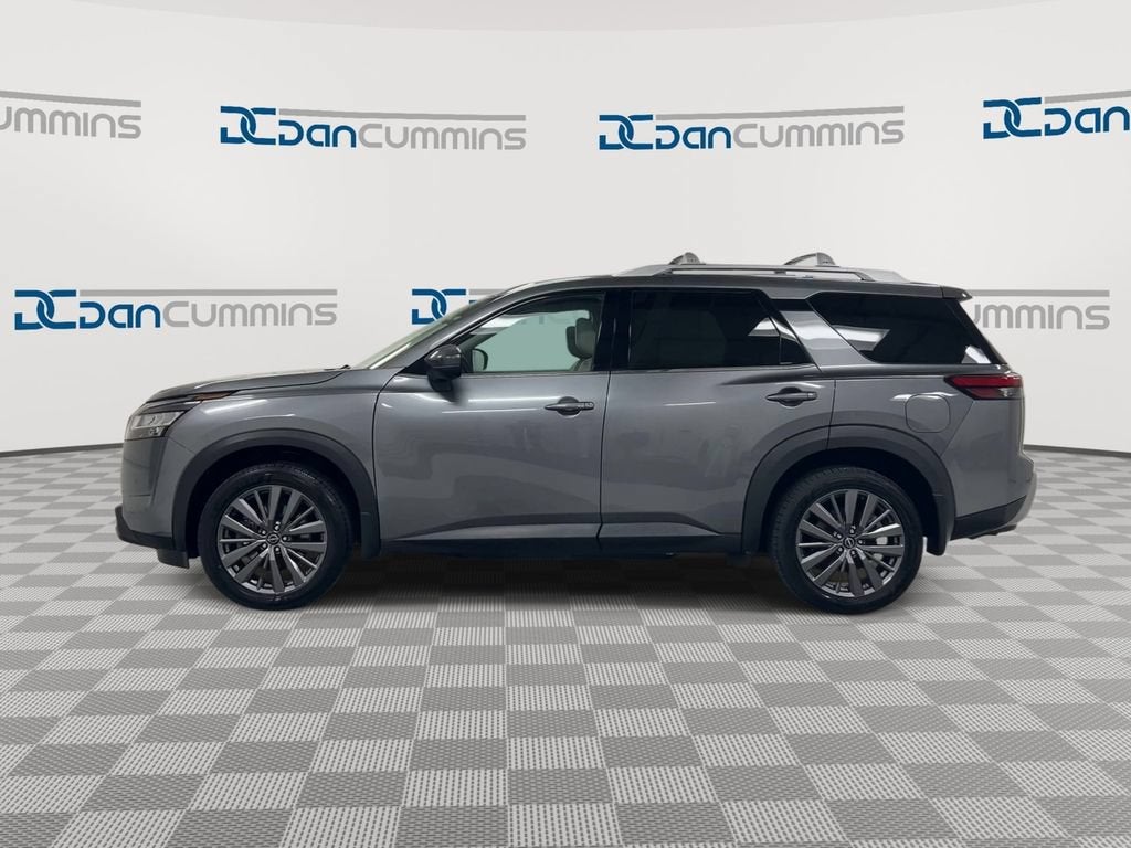 2023 Nissan Pathfinder SL