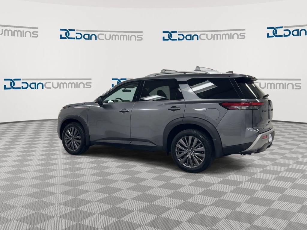 2023 Nissan Pathfinder SL