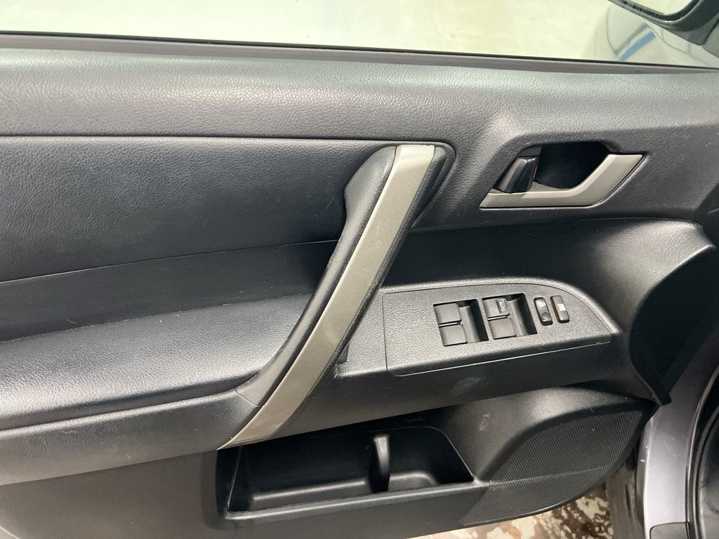 2012 Toyota Highlander 4WD 4dr V6 (Natl)