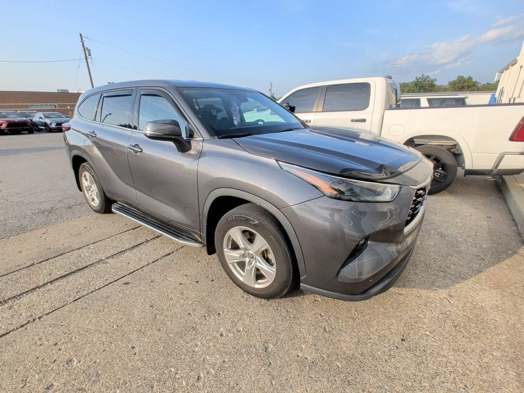 2022 Toyota Highlander LE