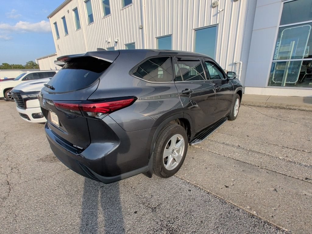 2022 Toyota Highlander LE