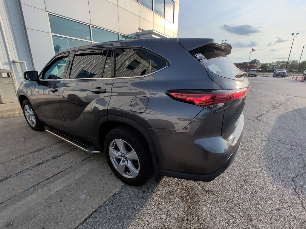 2022 Toyota Highlander LE