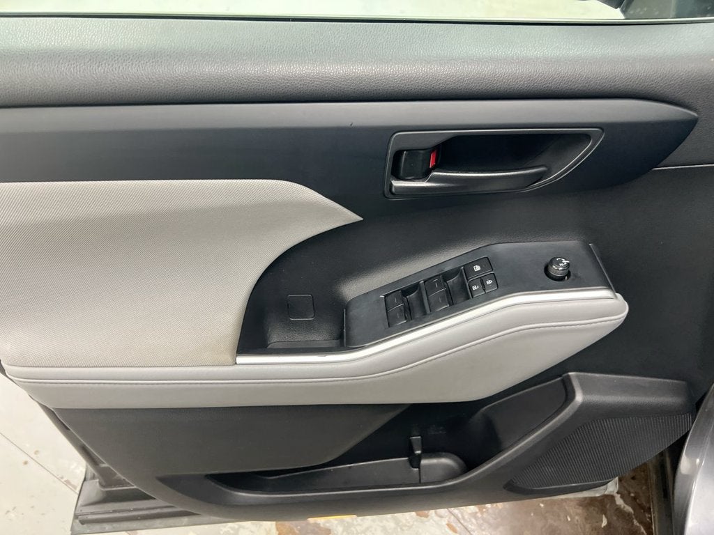 2022 Toyota Highlander L