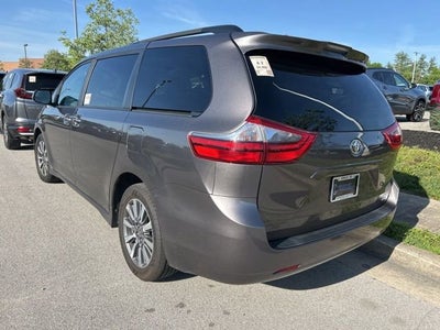 2020 Toyota Sienna XLE