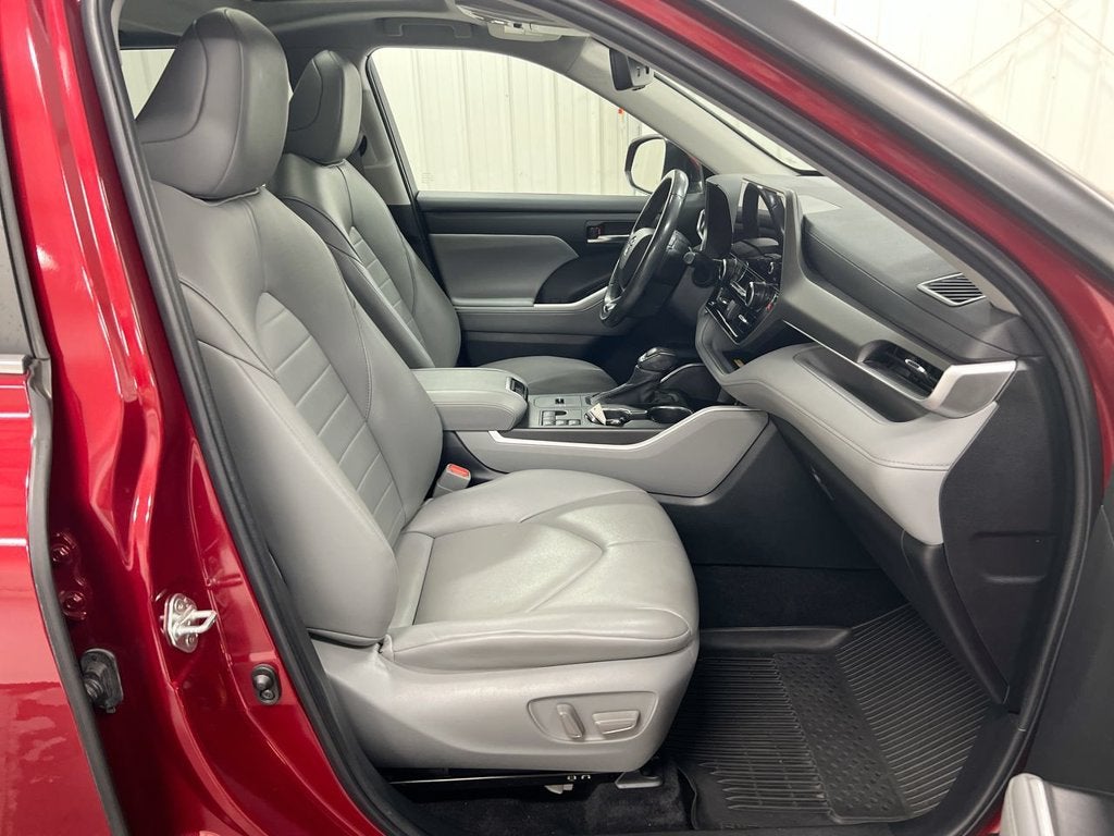 2023 Toyota Highlander Hybrid XLE