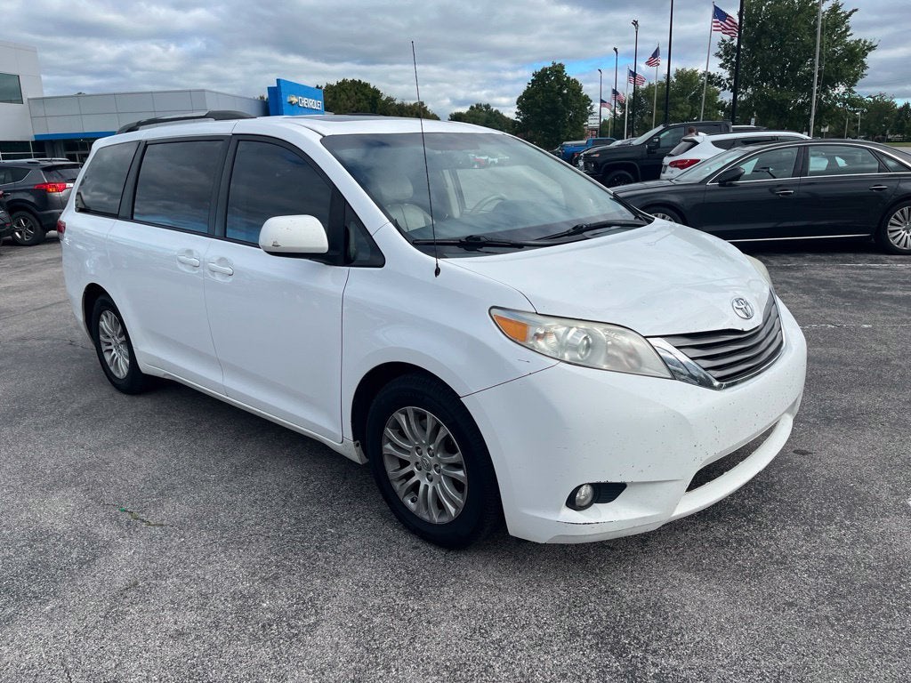 2013 Toyota Sienna XLE AAS