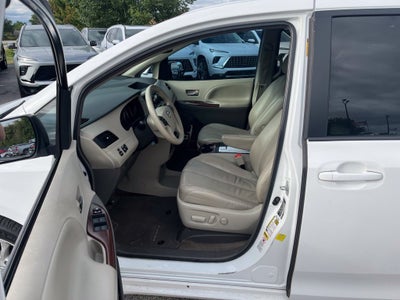 2013 Toyota Sienna XLE AAS