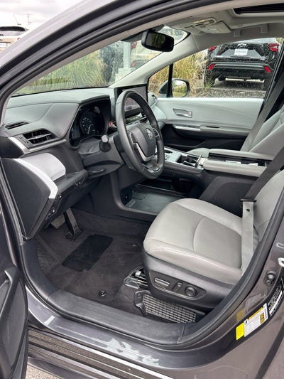 2025 Toyota Sienna XLE