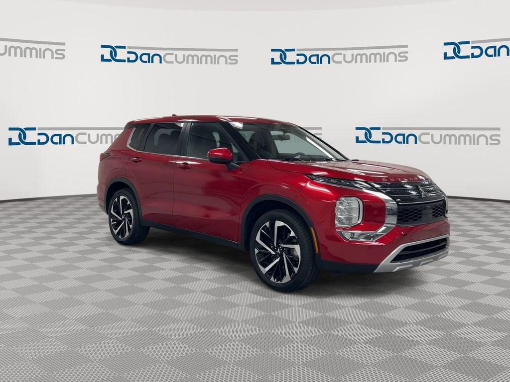2023 Mitsubishi Outlander SE