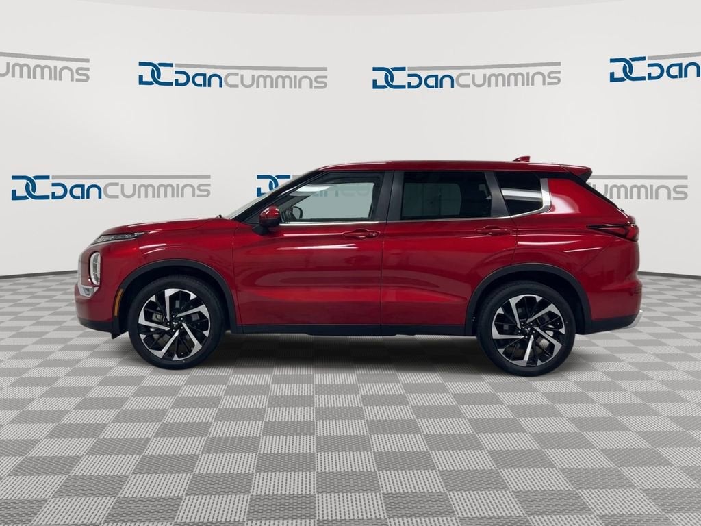 2023 Mitsubishi Outlander SE