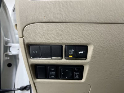 2011 INFINITI QX56 7-passenger