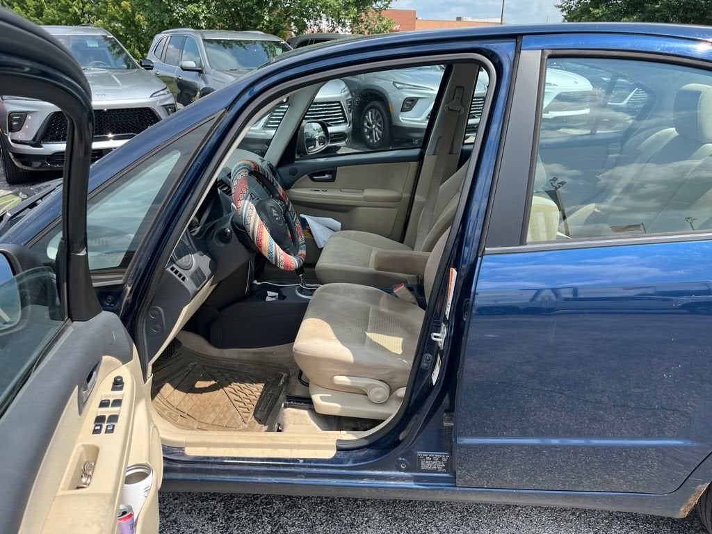 2011 Suzuki SX4 LE