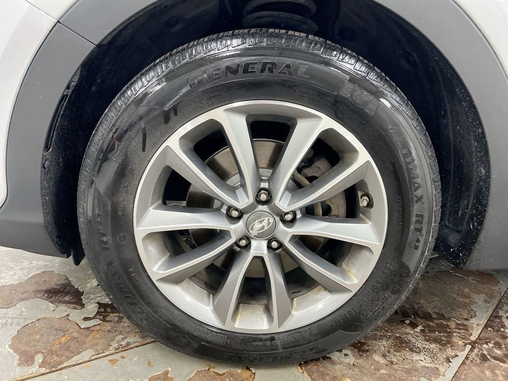 2017 Hyundai Santa Fe SE