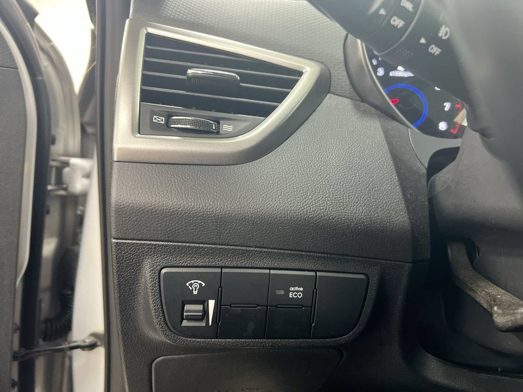 2016 Hyundai Veloster 3dr Cpe Auto