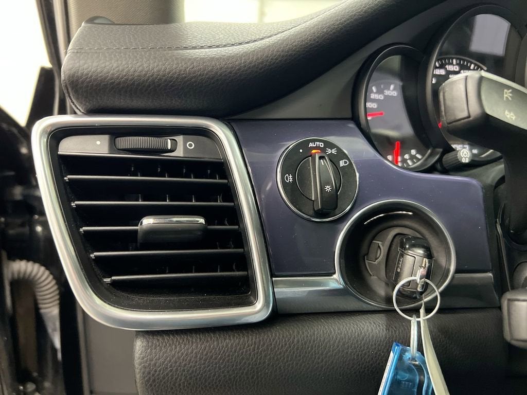 2011 Porsche Panamera 4dr HB