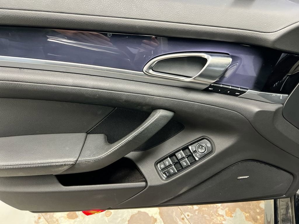 2011 Porsche Panamera 4dr HB