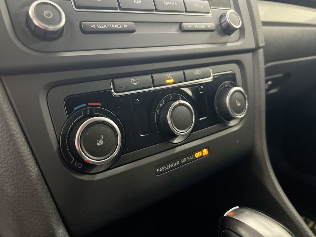 2011 Volkswagen Golf 4dr HB Auto