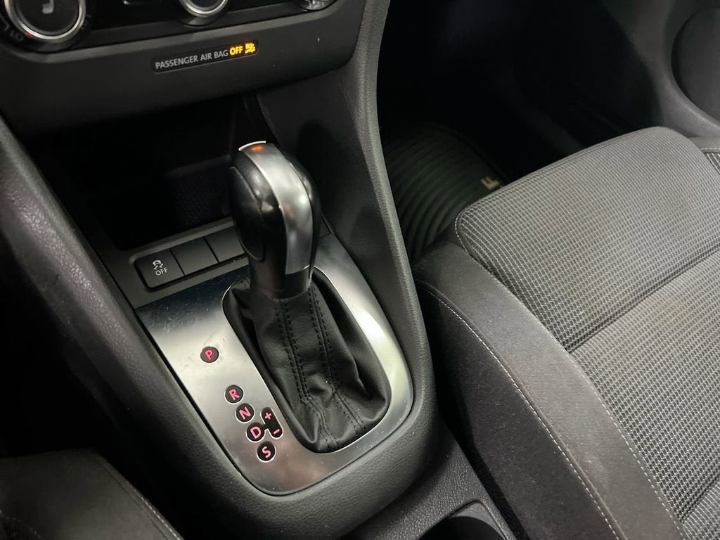 2011 Volkswagen Golf 4dr HB Auto