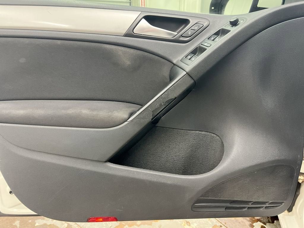 2011 Volkswagen Golf 4dr HB Auto