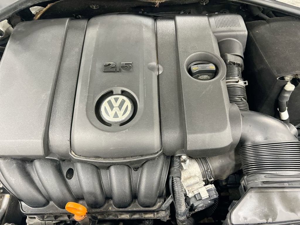 2011 Volkswagen Golf 4dr HB Auto