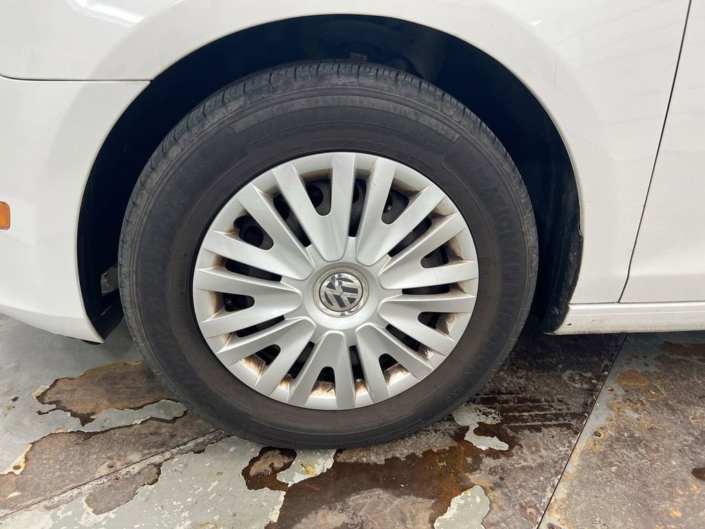 2011 Volkswagen Golf 4dr HB Auto