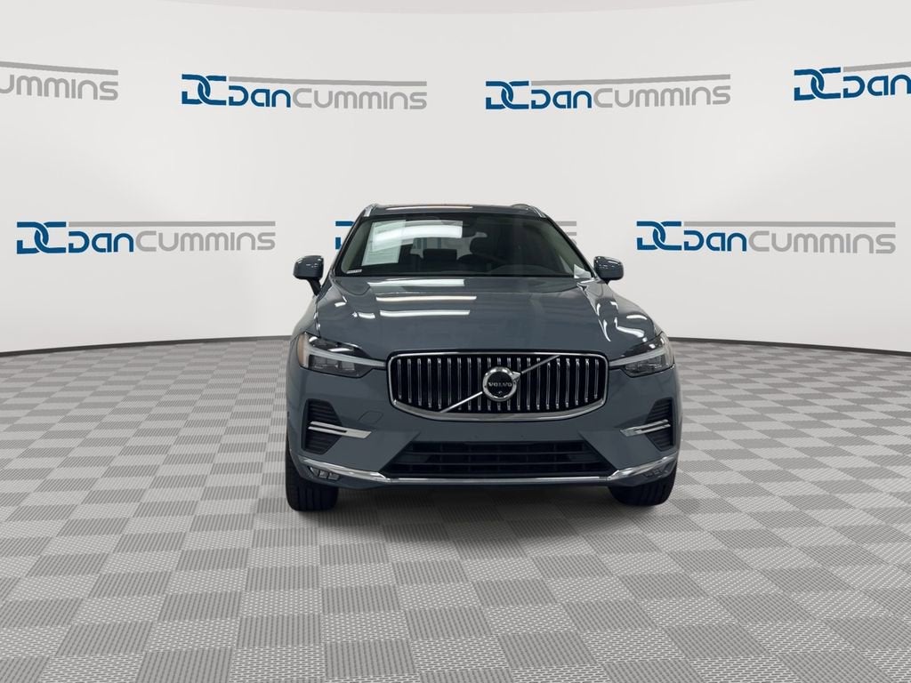 2023 Volvo XC60 Plus Bright Theme