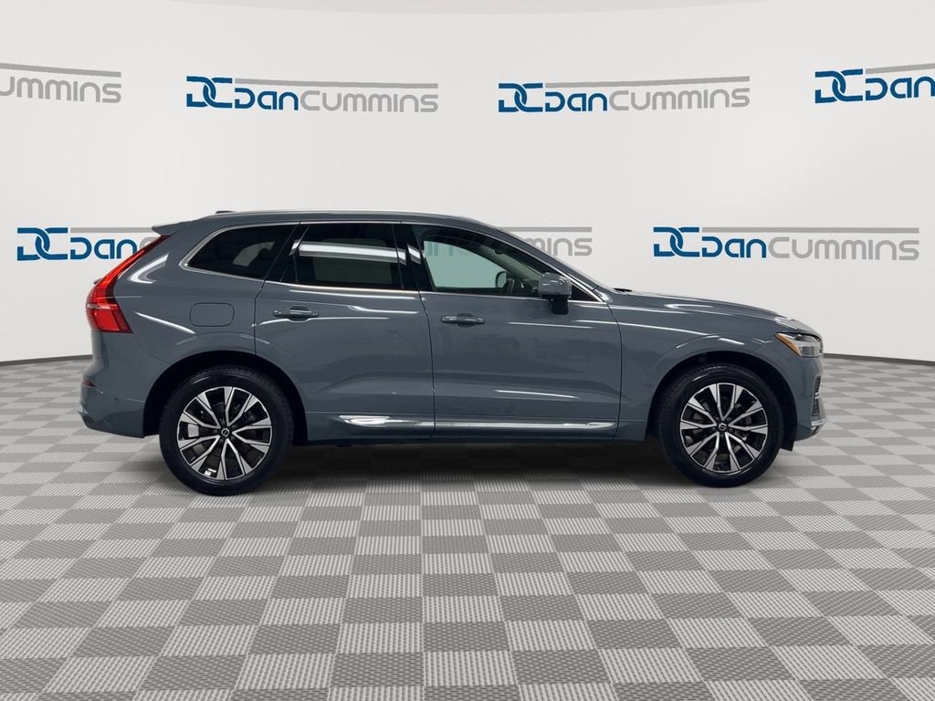 2023 Volvo XC60 Plus Bright Theme